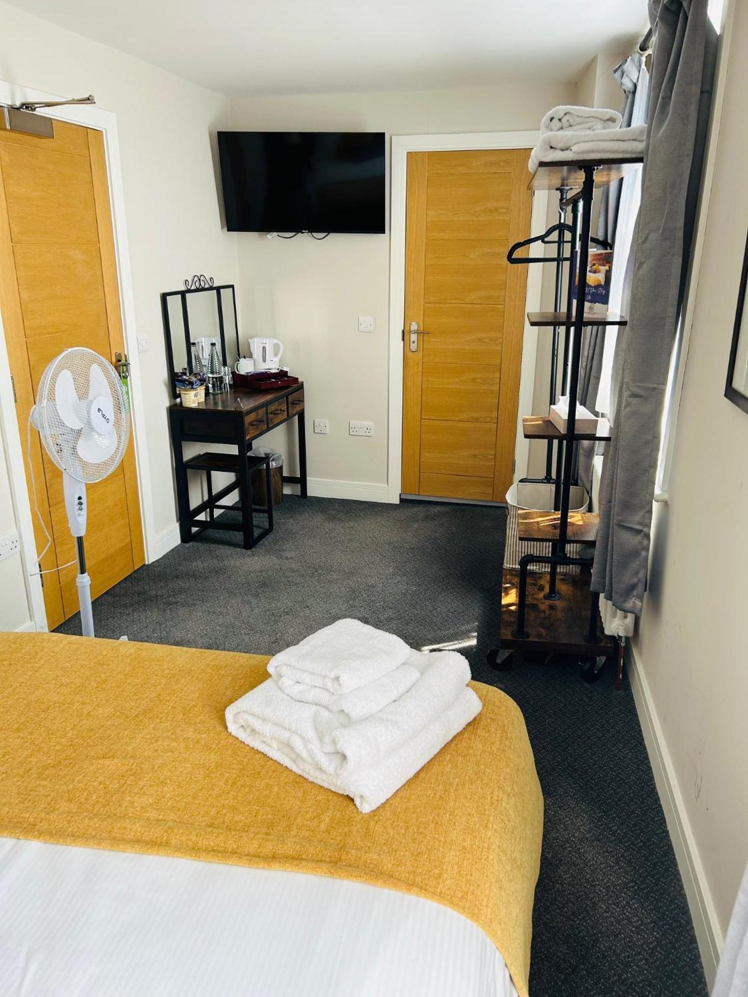 The Brookmill Hotel Лондон Екстериор снимка
